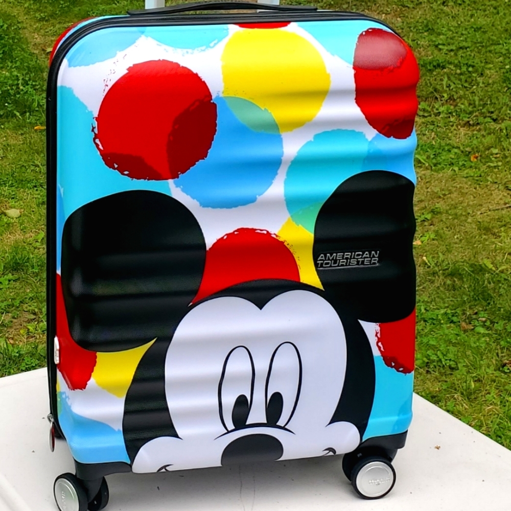 American Tourister Mikey Spinner luggage